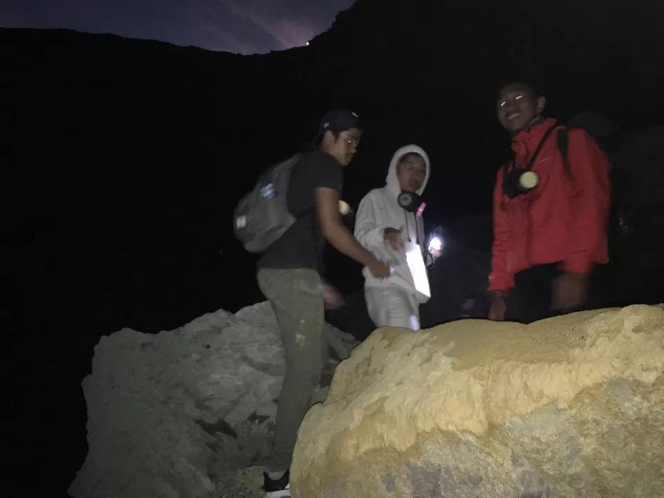 Photo of Blue flames, alien lake and lush greens! My Ijen volcano story.. by Kunal