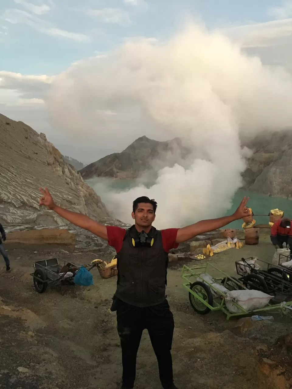 Photo of Blue flames, alien lake and lush greens! My Ijen volcano story.. by Kunal