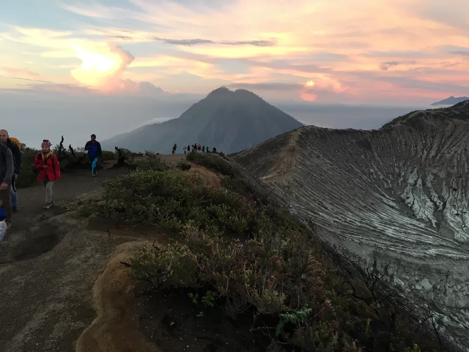Photo of Blue flames, alien lake and lush greens! My Ijen volcano story.. by Kunal