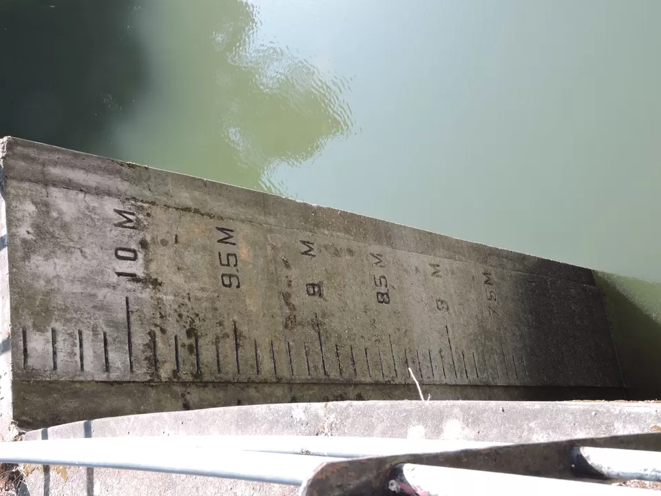 Photo of Its Deep Do not thing to Dive in.p by Arpit Mehrotra