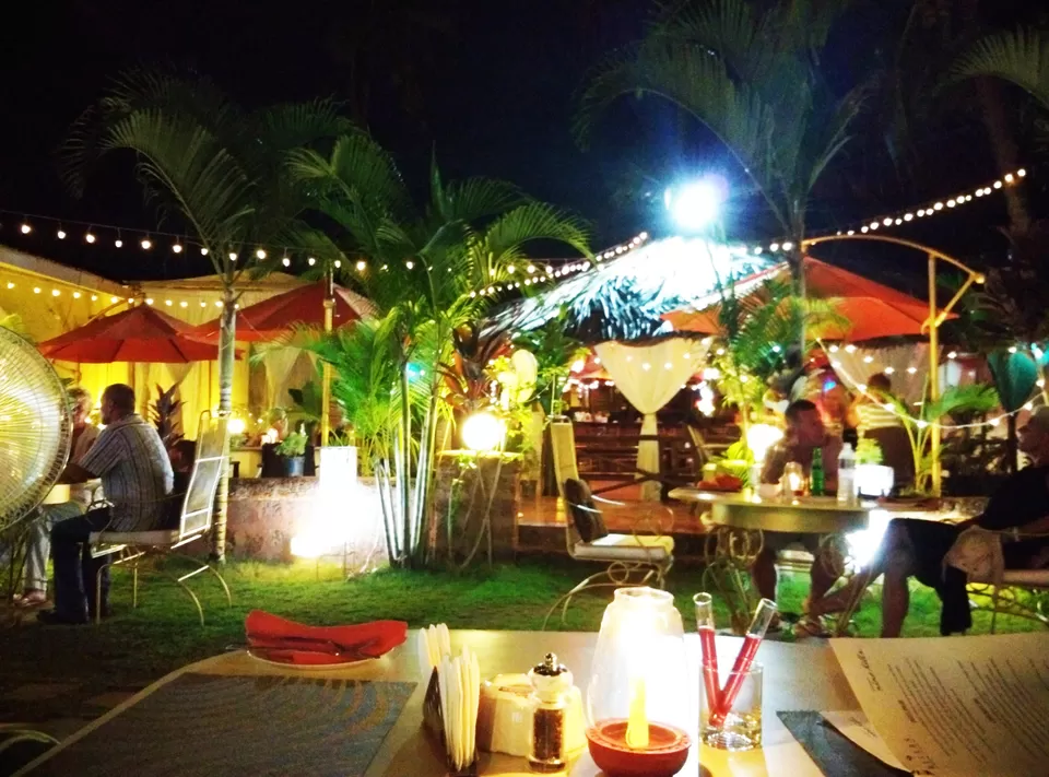 Photo of Shivers Garden Restaurant, Candolim, Goa, India by Nayana Phukan