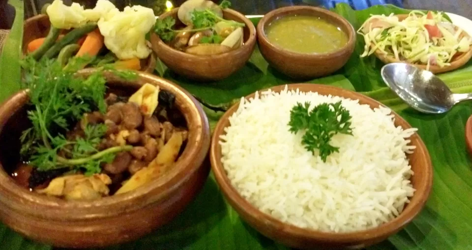 Photo of Shivers Garden Restaurant, Candolim, Goa, India by Nayana Phukan