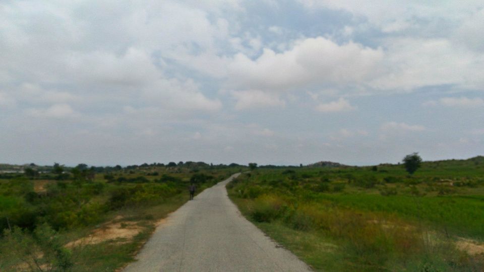Photo of The 1500kms Road Adventure!! ( Hyderabad - Hampi - Lepakshi) 10/13 by Sanya Saraswat