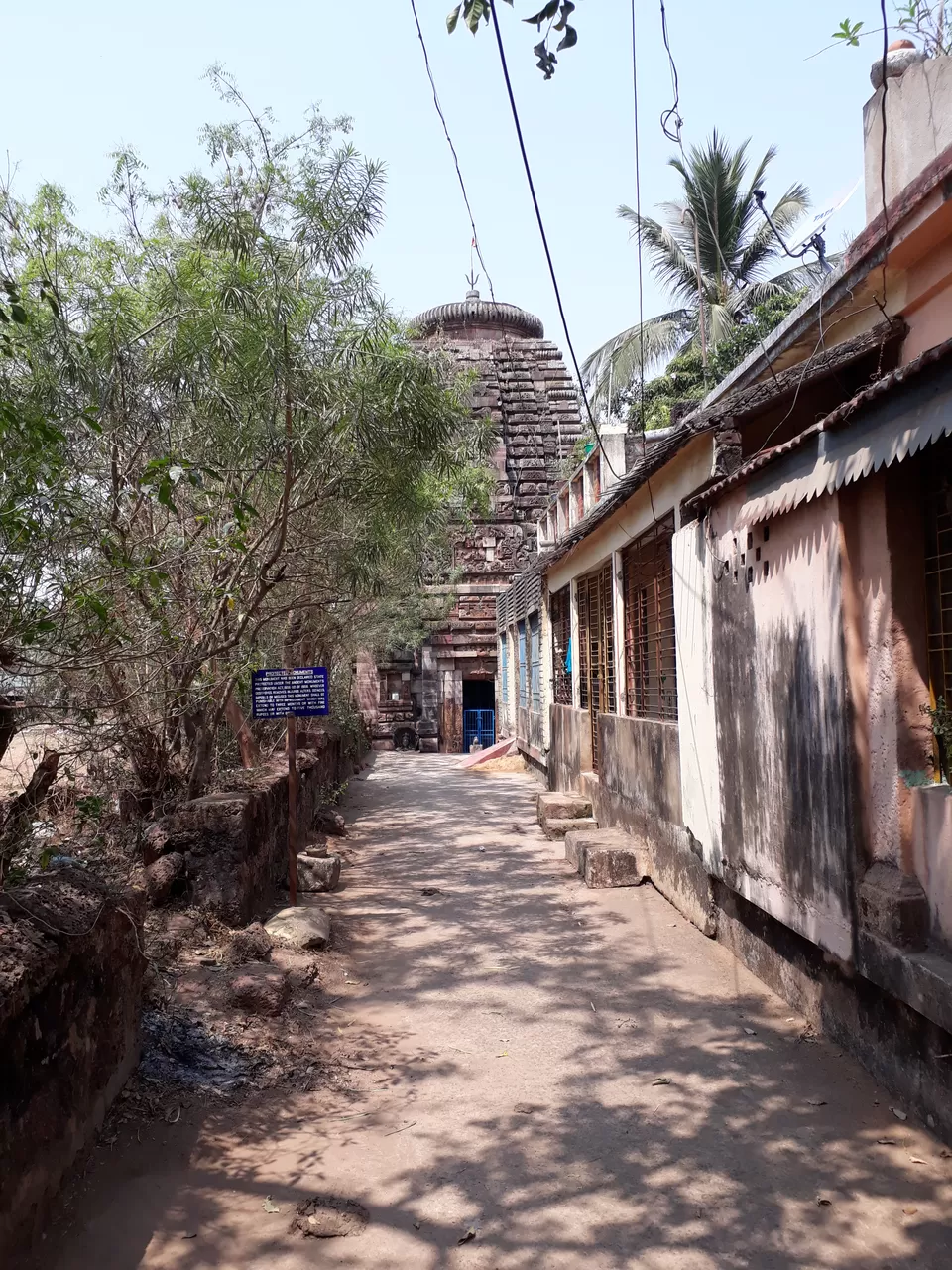 Photo of Swarna Jaleshwar Mandir, Kedar Gouri Lane, Gouri Nagar, Old Town, Bhubaneswar, Odisha, India by Siva Prasad