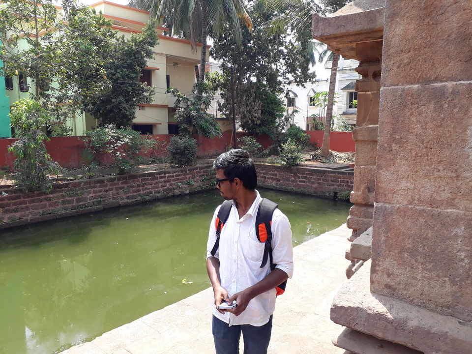 Photo of Kotitirtheswara Temple & Pond, Kotitirtha Lane, Gouri Nagar, Old Town, Bhubaneswar, Odisha, India by Siva Prasad