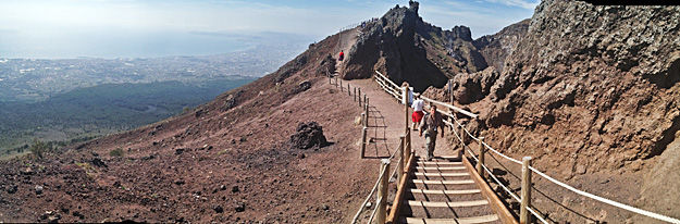 Photo of Hiking up the Vesuvius 3/7 by Sushmita Arora
