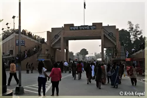 Photo of Wagah Border Park, Wahga, Punjab, Pakistan by Sushant Panda