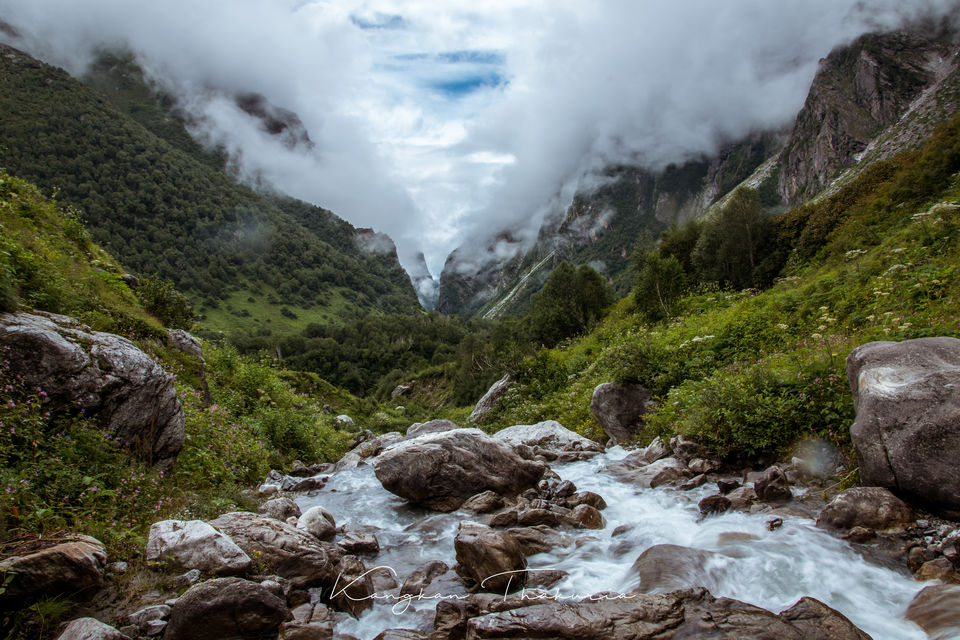 Photo of Trek to the Valley of Flowers and Hemkund Sahib by Kangkan Thakuria