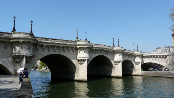 Photo of Pont Neuf, Paris, France by Valerie Fidan