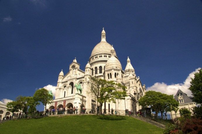Photo of Sacre-Coeur, Rue du Cardinal Guibert, Paris, France by Valerie Fidan