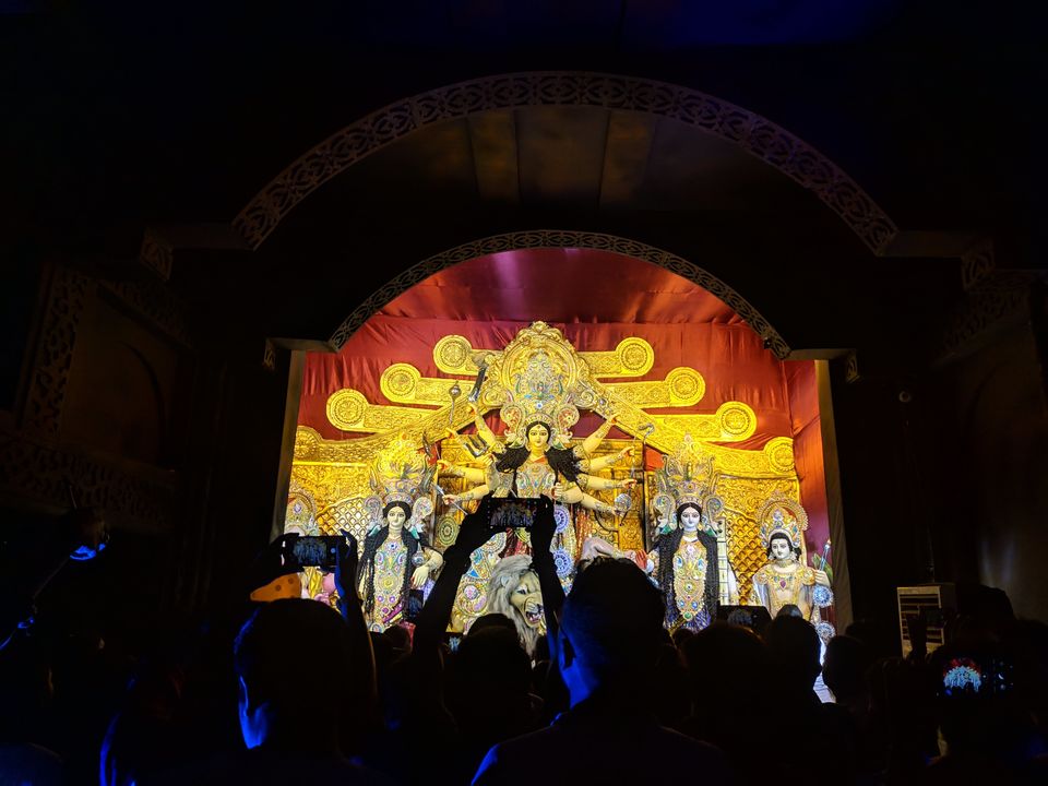 Photo of Experience kolkata at it's best during Puja festival by Sangeet Rao