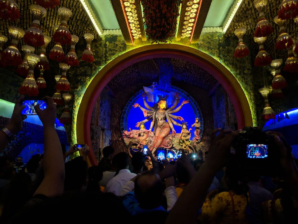 Photo of Experience kolkata at it's best during Puja festival by Sangeet Rao