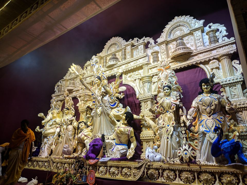 Photo of Experience kolkata at it's best during Puja festival by Sangeet Rao