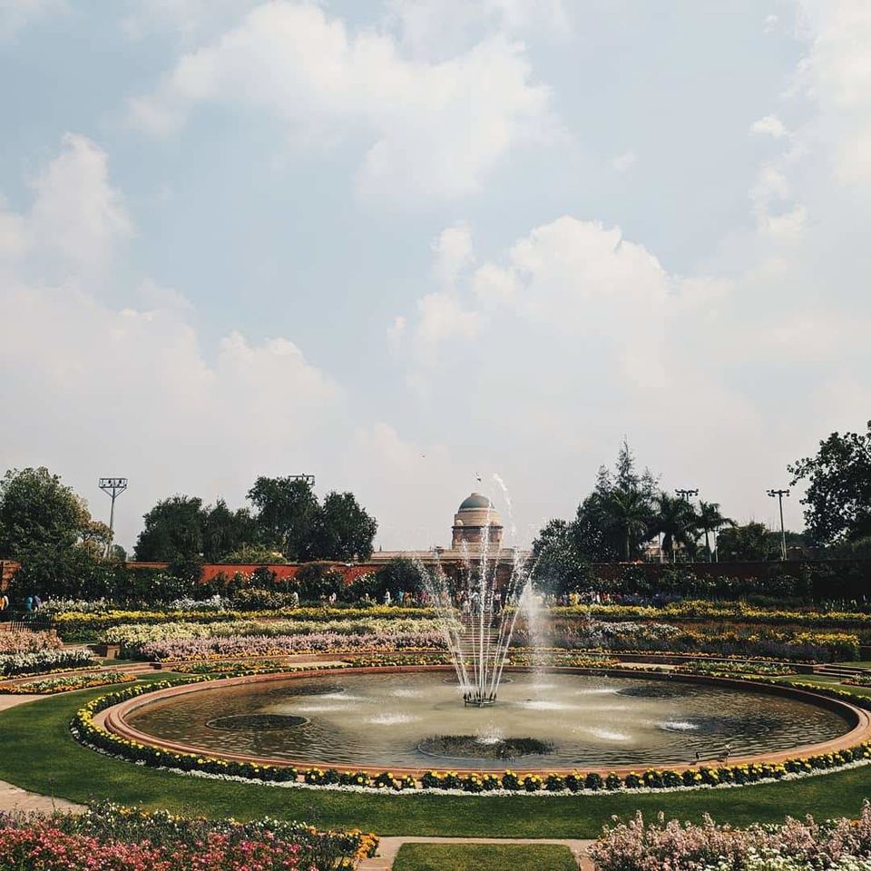 Photo of Mughal Gardens, Rashtrapati Bhawan, President's Estate, New Delhi, Delhi, India by Sangeet Rao
