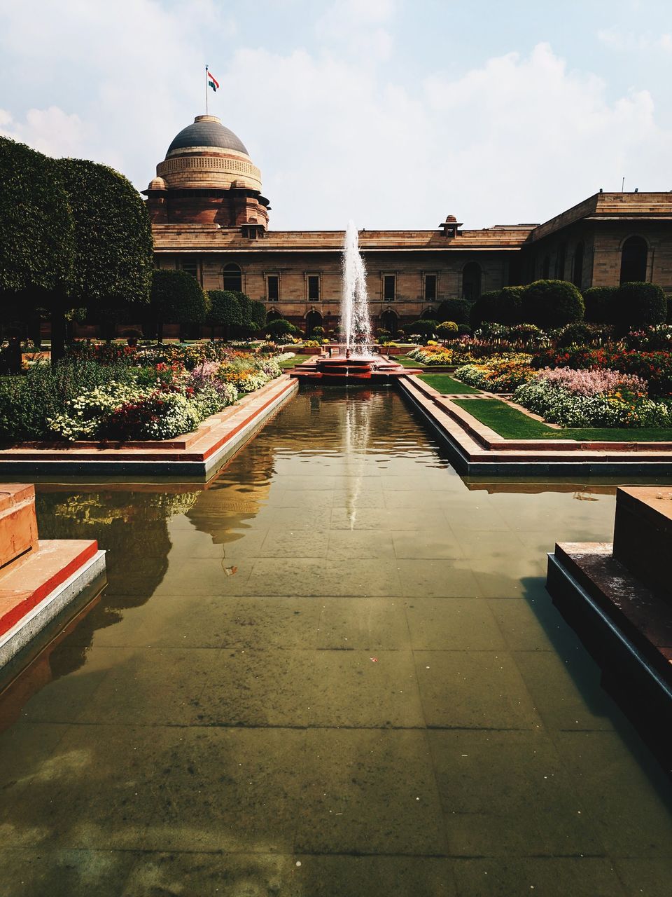 Photo of Mughal Gardens, Rashtrapati Bhawan, President's Estate, New Delhi, Delhi, India by Sangeet Rao