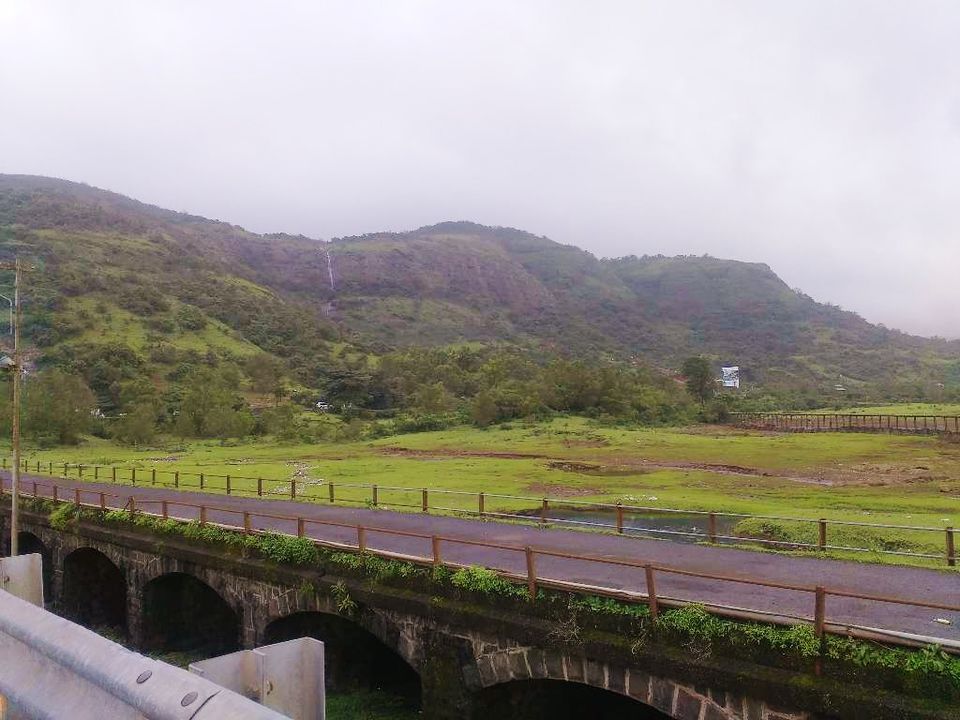 Photo of Lonavala Lake Waterfall, Bhangarwadi, Lonavala, Maharashtra, India by Priyanka Gupta