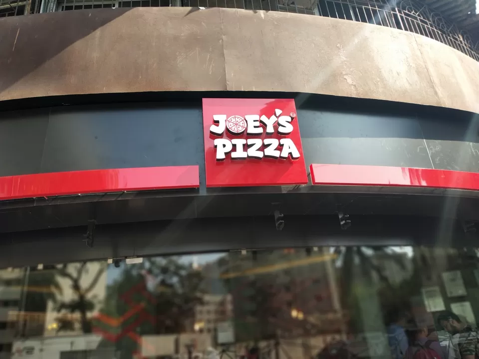 Photo of Round The Corner Swing By The Place In Andheri DN Nagar (Mumbai) To Unwind Pizza Craving by Juhi Issar