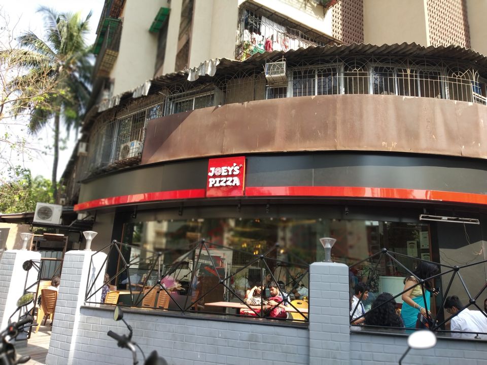 Photo of Round The Corner Swing By The Place In Andheri DN Nagar (Mumbai) To Unwind Pizza Craving by Juhi Issar