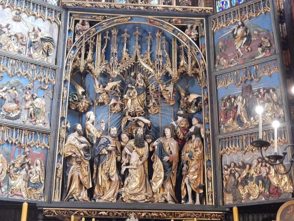 Photo of St. Mary's Basilica, plac Mariacki, Kraków, Poland by letsflipflop