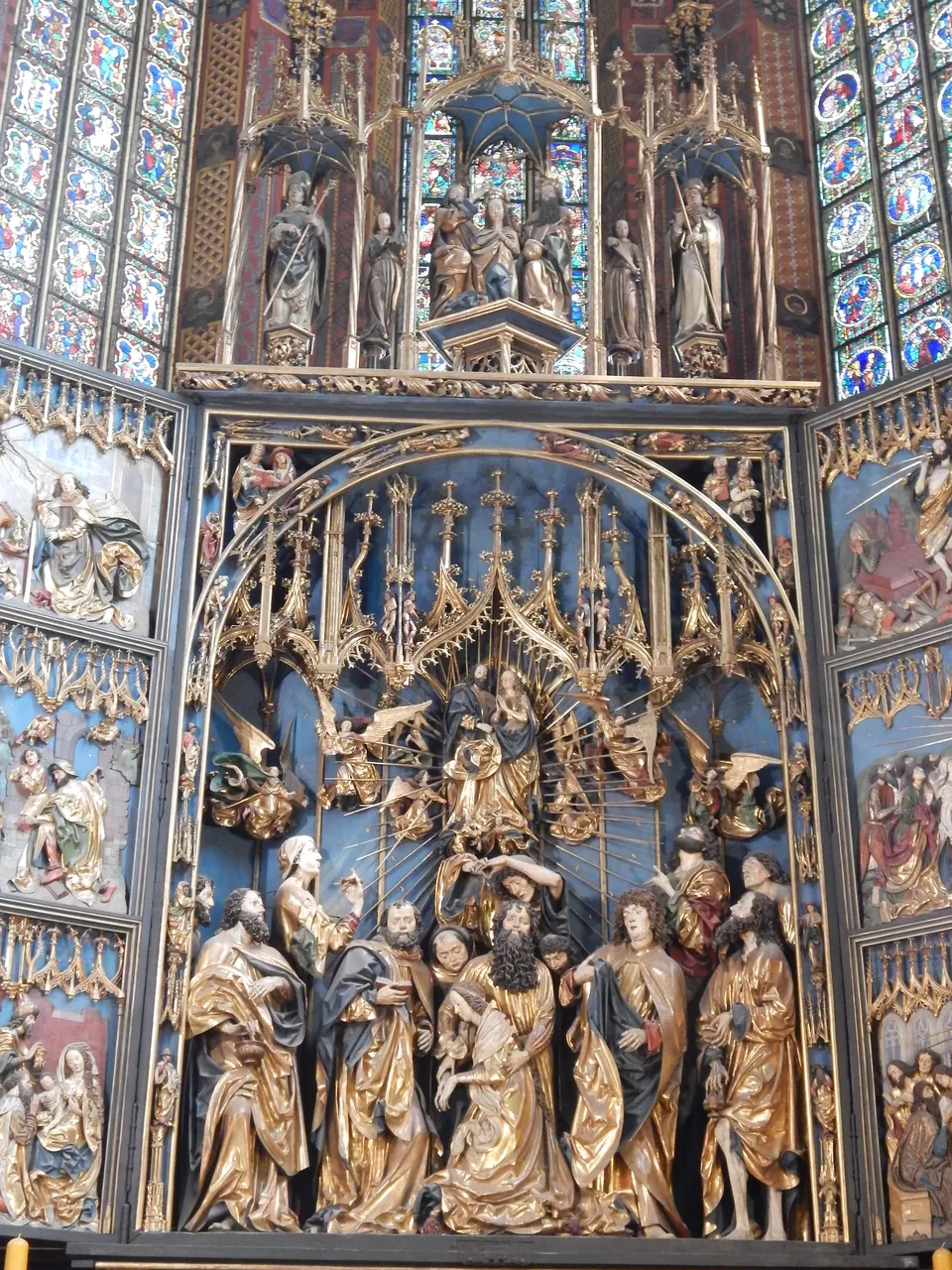 Photo of St. Mary's Basilica, plac Mariacki, Kraków, Poland by letsflipflop