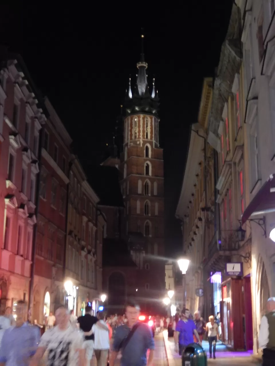 Photo of St. Mary's Basilica, plac Mariacki, Kraków, Poland by letsflipflop