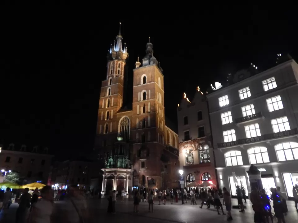 Photo of St. Mary's Basilica, plac Mariacki, Kraków, Poland by letsflipflop