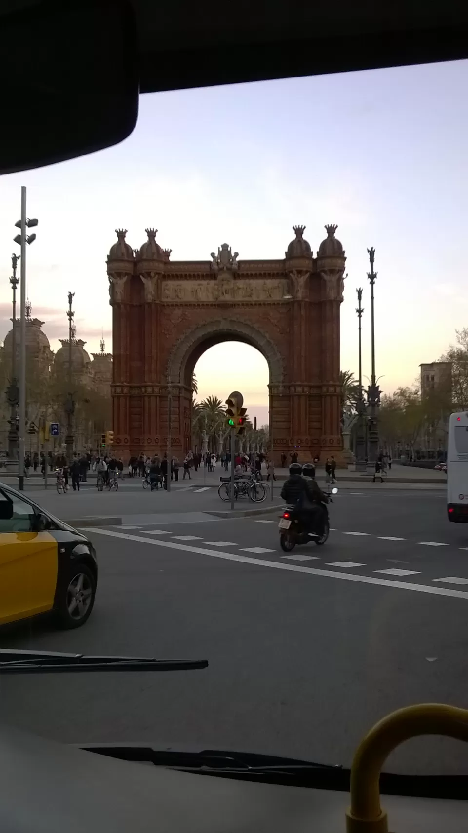 Photo of Arco de Triunfo de Barcelona, Passeig Lluís Companys, 8018 Barcelona, Barcelona, Spain by Vivek Verma