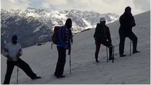 Photo of A Trek to Deoriatal and Chandrashila - rebond with friends and the Himalayas 4/28 by Srijita Kundu