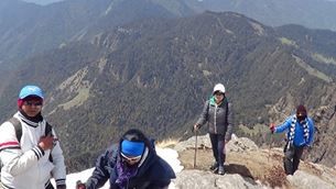 Photo of A Trek to Deoriatal and Chandrashila - rebond with friends and the Himalayas 16/28 by Srijita Kundu