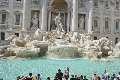 Photo of Trevi Fountain, Piazza di Trevi, Rome, Metropolitan City of Rome, Italy by Hardik Khandelwal