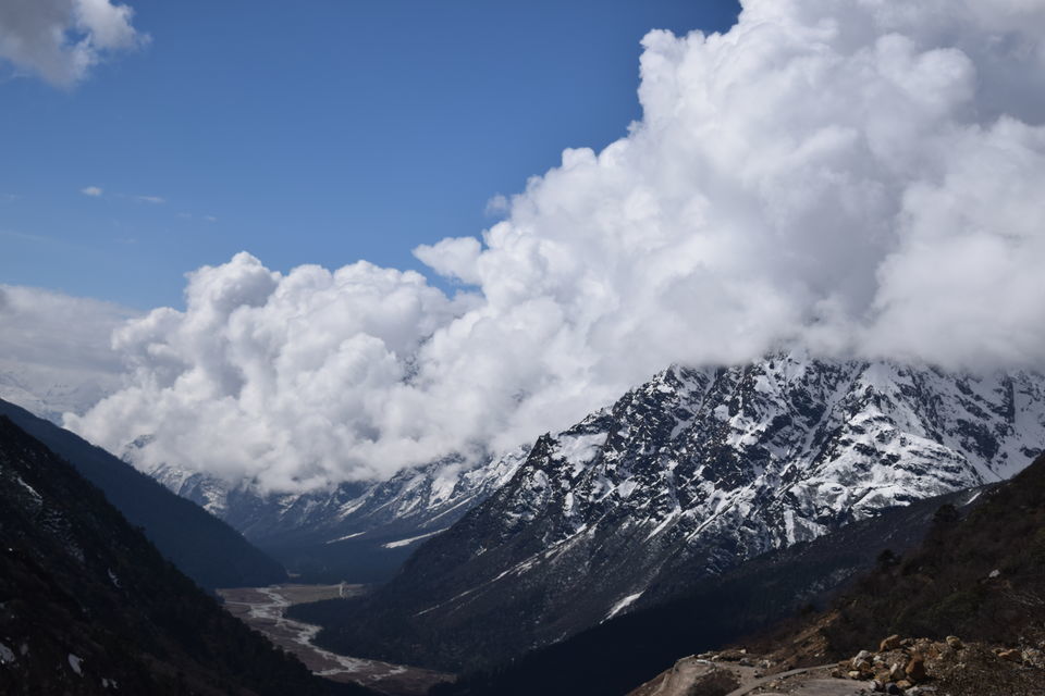 Photo of #TripotoClicksHimalayas - When I surrendered myself into the laps of the ranges of Sikkim! 1/7 by Hardik Khandelwal