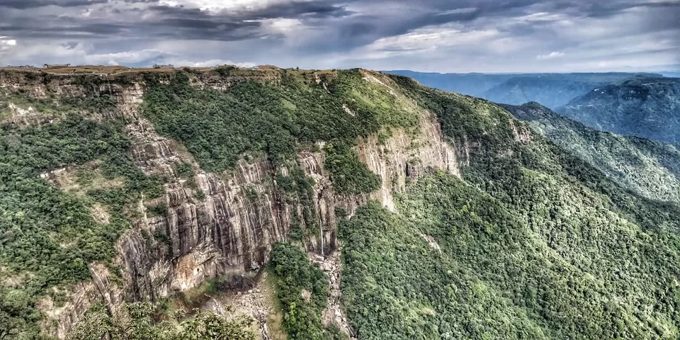 Photo of Nohsngithiang View, Cherrapunjee, Meghalaya, India by Preeya Darshini