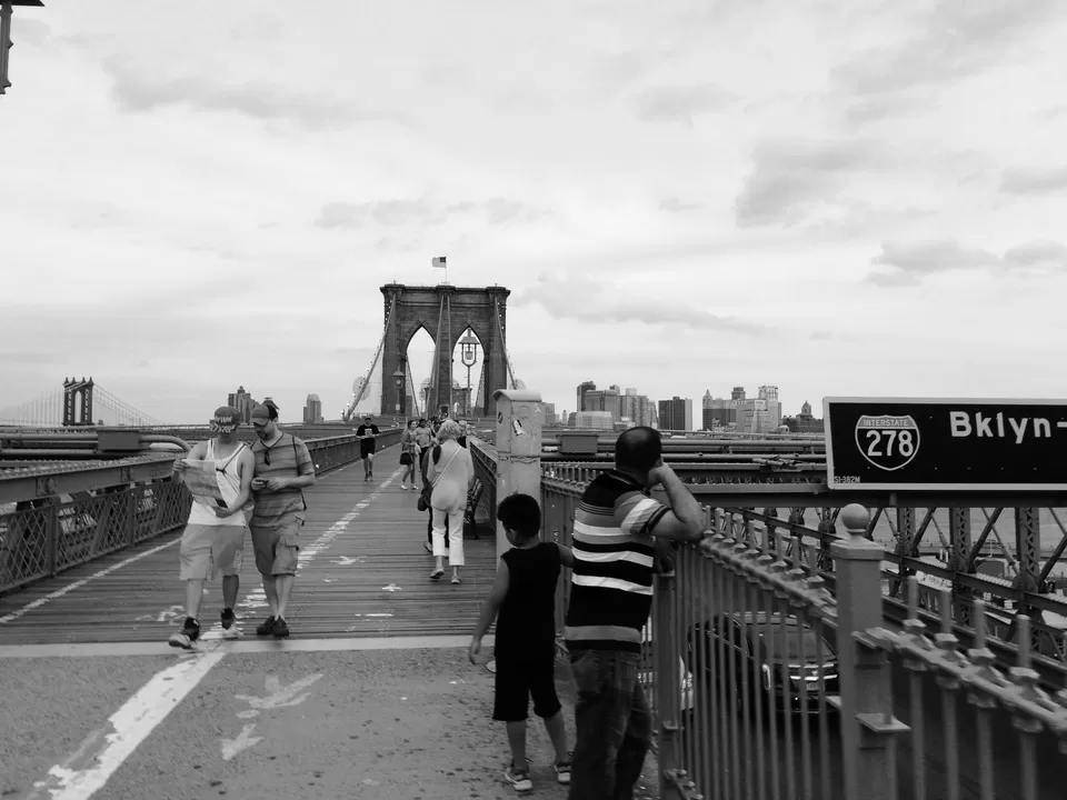 Photo of Brooklyn Bridge, New York, NY, United States by Dev Iyer