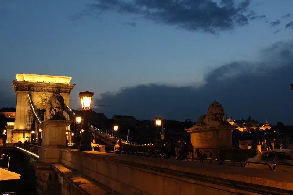 Photo of Chain Bridge, Budapest, Széchenyi Lánchíd, Hungría by aditi.paliwal022
