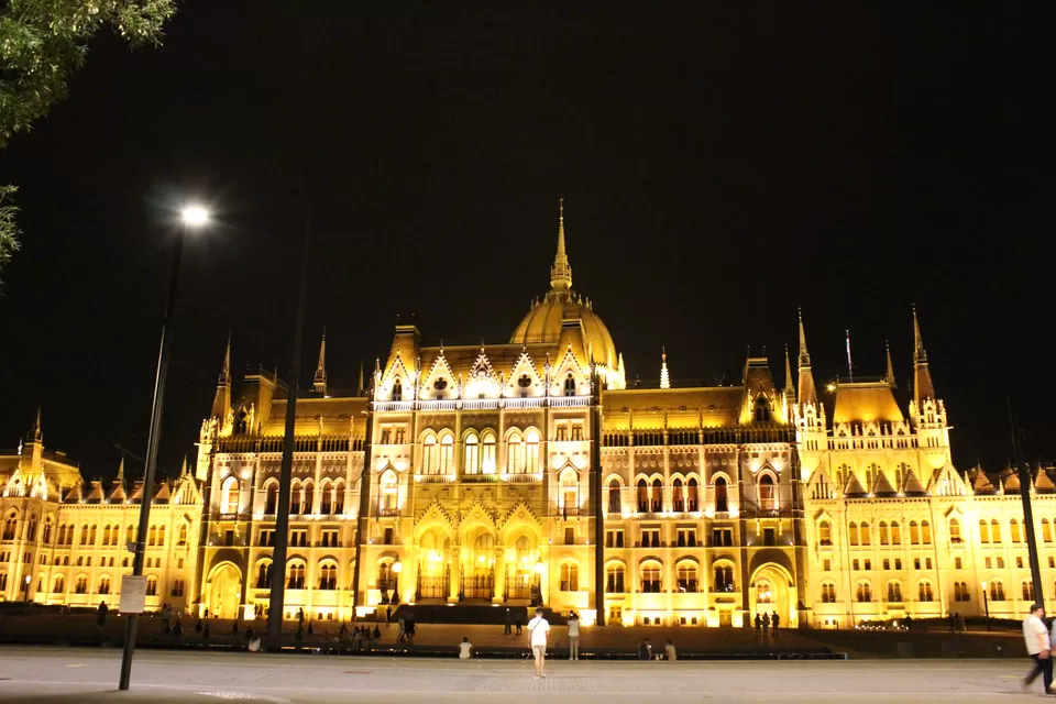 Photo of Chain Bridge, Budapest, Széchenyi Lánchíd, Hungría by aditi.paliwal022
