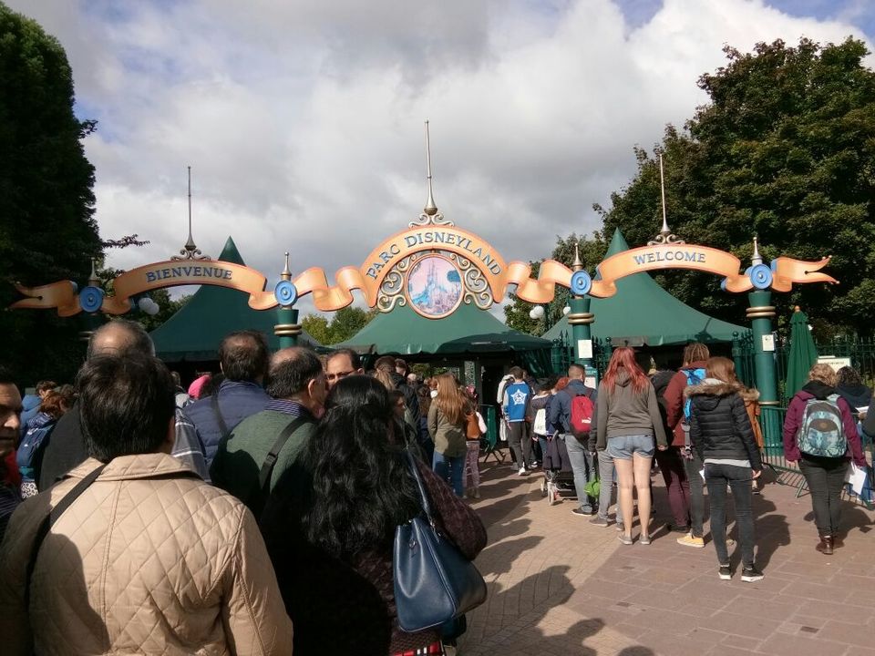 Photo of Disneyland Paris, Marne-la-Vallée, France by Nikita Sood