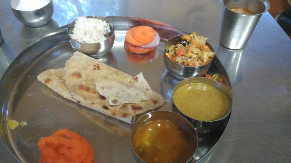 Photo of GEETHANJALI RESTAURANT, Woraiyur, Trichy, Tamil Nadu, India by lonely musafir