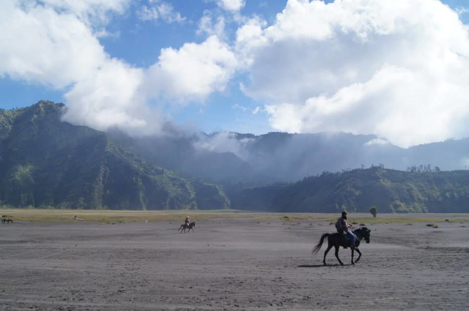 Photo of Hiking the active volcano, Mt. Bromos 8/9 by PG
