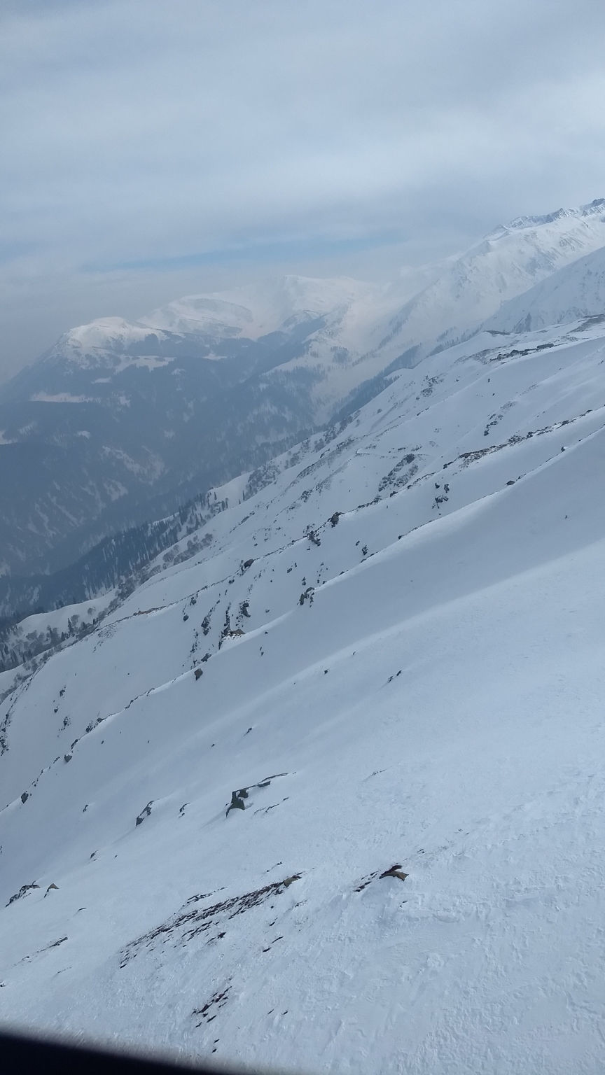 Photo of Three Days Trip To Heaven - Kashmir And Gulmarg. by Karan Goyal