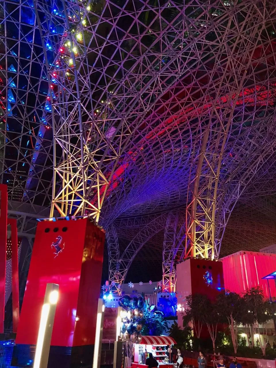 Photo of Ferrari World - 阿布扎比 - 阿拉伯联合酋长国 by Tushita 