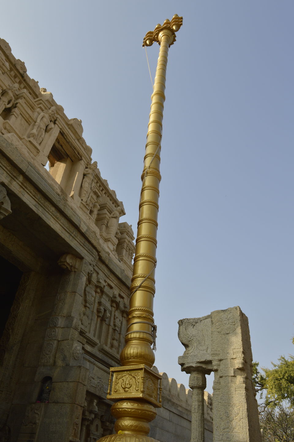 Photo of 2 hours away from Bangalore, lies 500 year old Vijayanagara architectural style #offbeatgetaway by Varsha Singh