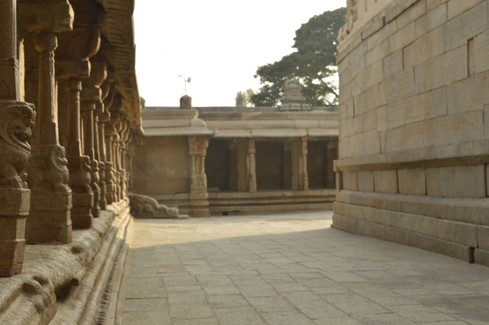 Photo of 2 hours away from Bangalore, lies 500 year old Vijayanagara architectural style #offbeatgetaway by Varsha Singh