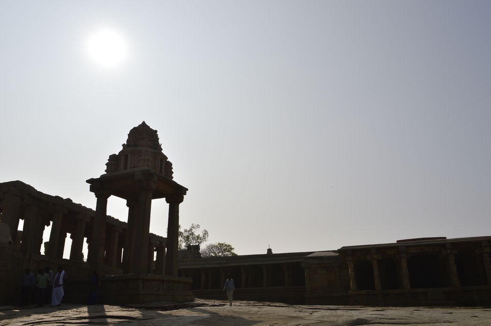 Photo of 2 hours away from Bangalore, lies 500 year old Vijayanagara architectural style #offbeatgetaway by Varsha Singh