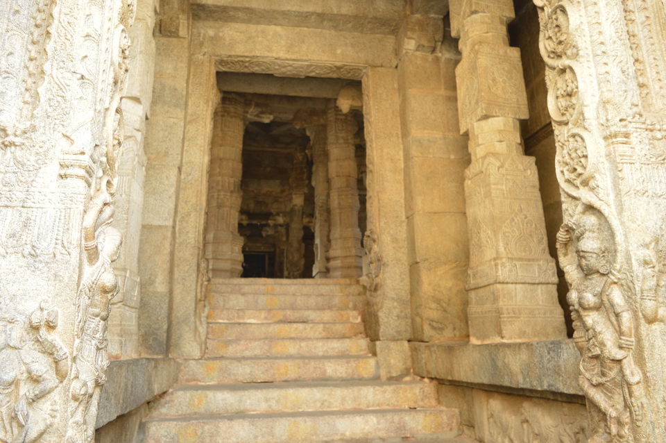 Photo of 2 hours away from Bangalore, lies 500 year old Vijayanagara architectural style #offbeatgetaway by Varsha Singh