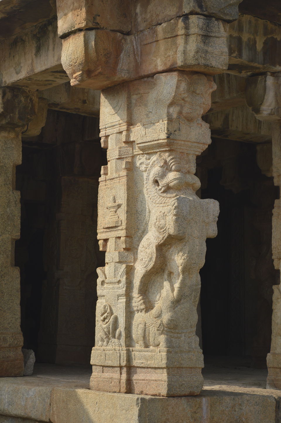 Photo of 2 hours away from Bangalore, lies 500 year old Vijayanagara architectural style #offbeatgetaway by Varsha Singh