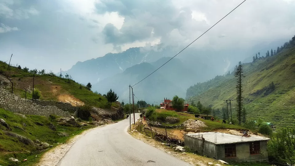 Photo of Gulaba Viewpoint, Kothi, Himachal Pradesh, India by Neeti Desai
