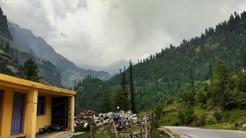 Photo of Gulaba Viewpoint, Kothi, Himachal Pradesh, India by Neeti Desai