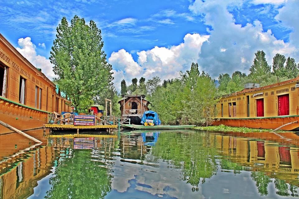 Photo of A Night in Houseboat 13/18 by Jibran Khan