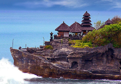 Photo of Tanah Lot, Bali, Indonesia by lucy m