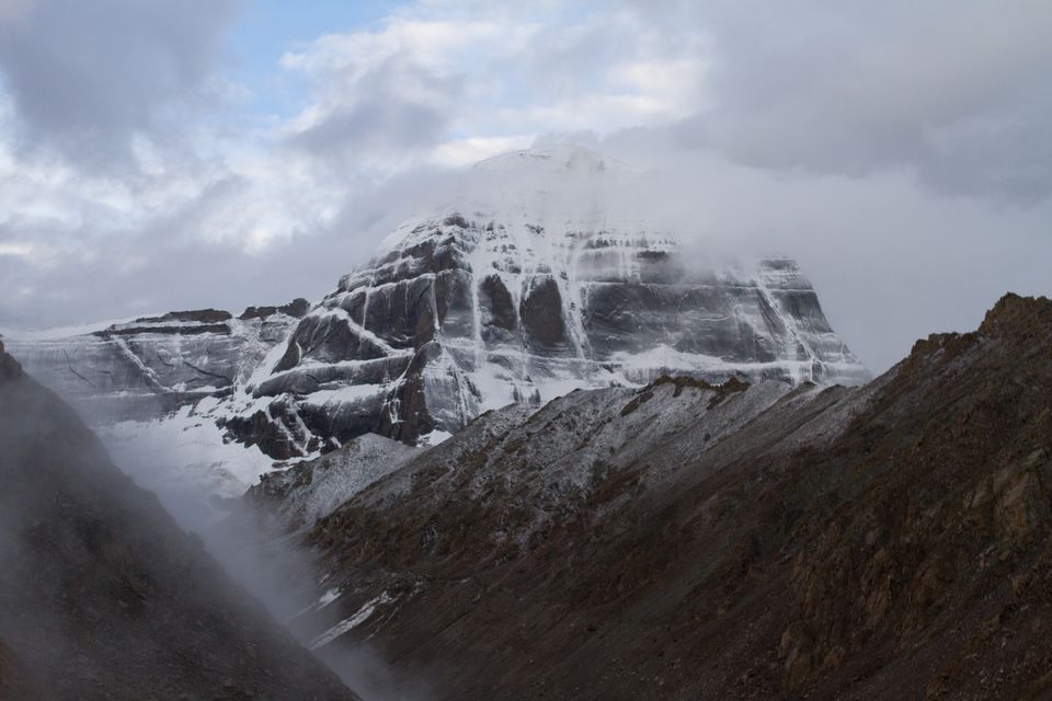 Photo of A Spiritual Abode: This Peak in China Defies All Scientific Theories and Is Known to Be Unclimbable by Rajat Kamboj